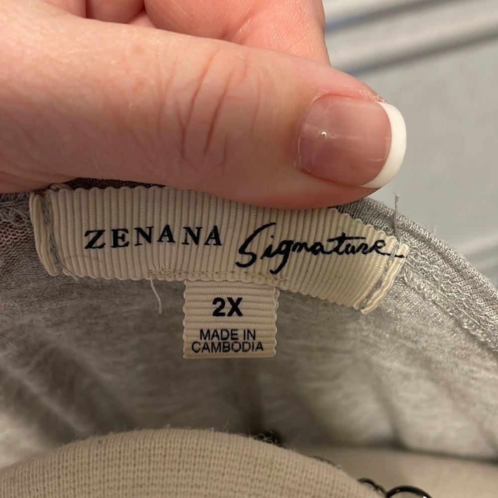 *Zenna Gray Top - Size 2X - Picture 3 of 4
